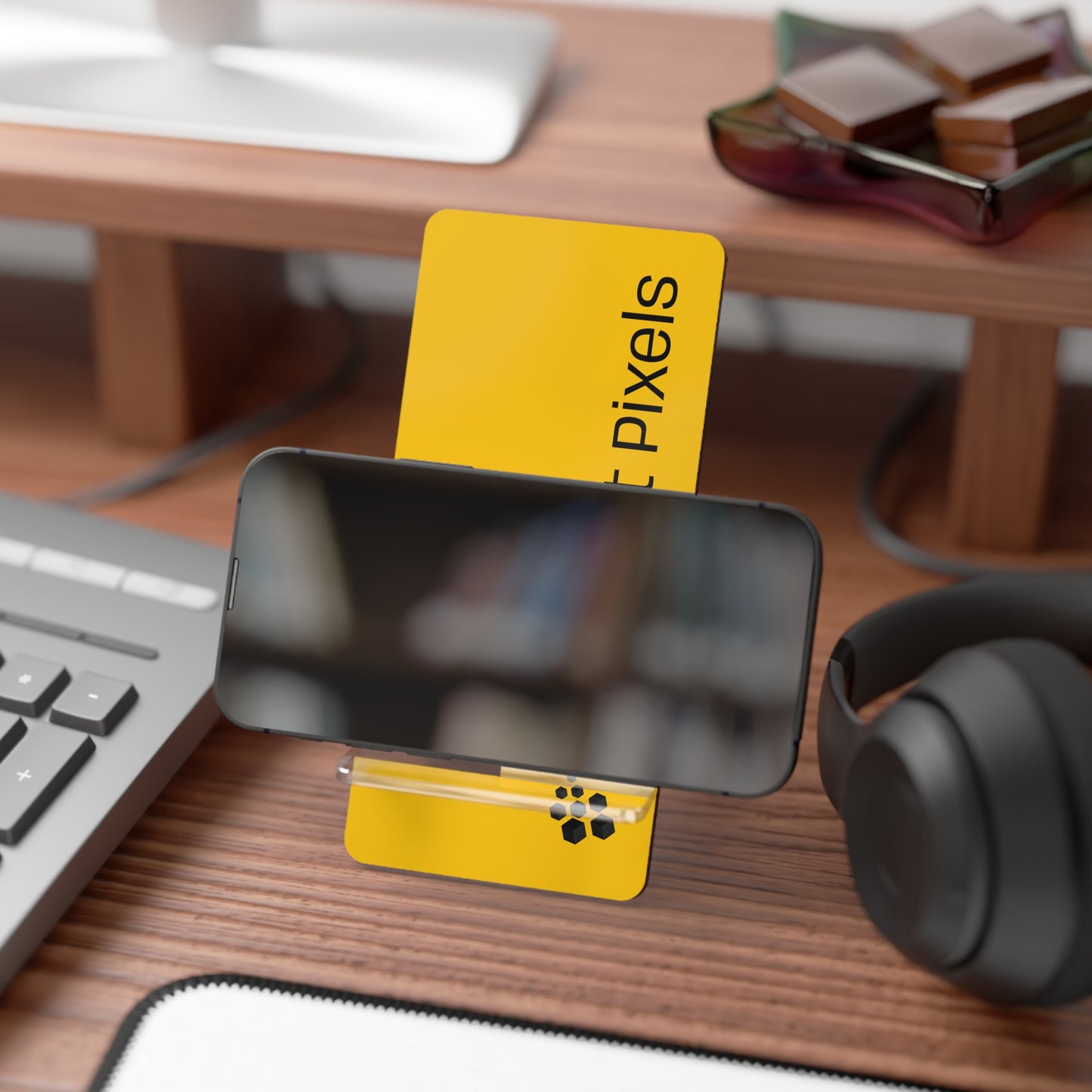 Black Hat Pixels • Smartphone Display Stand