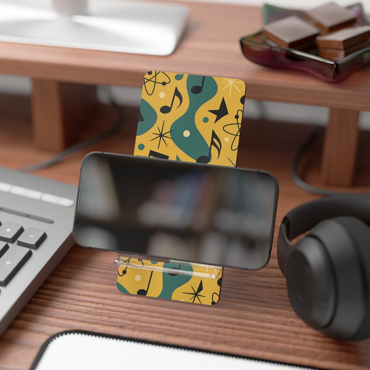 Atomic Picnic • Smartphone Display Stand